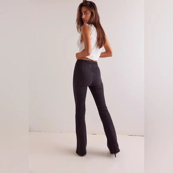 We The Free Jayde Flare Jeans Onyx NWT Size 26 - Picture 4 of 13